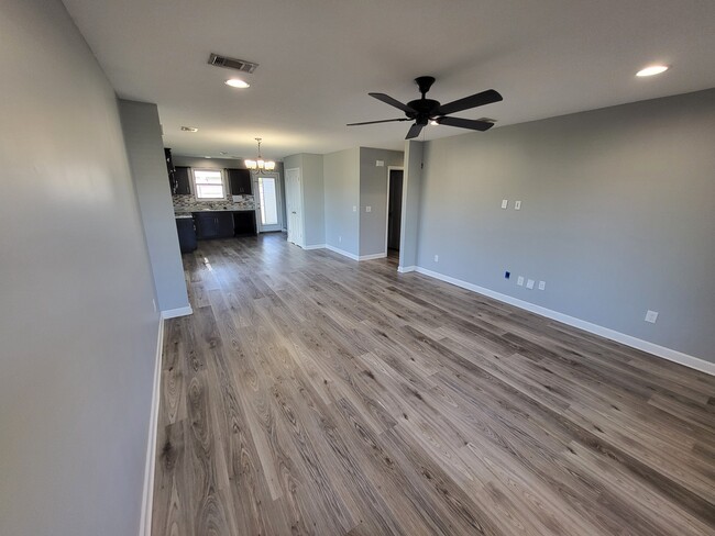 Photo - 162 Wexford Way