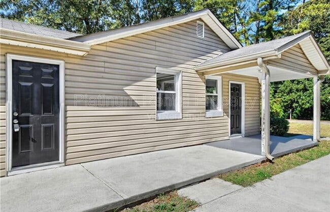 Photo - 2612 Loghaven Dr NW