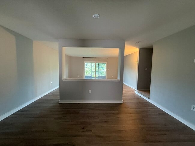 Dining Room (looking towards living room) - 5201 Atlantic Blvd Unit Colonial Point 295