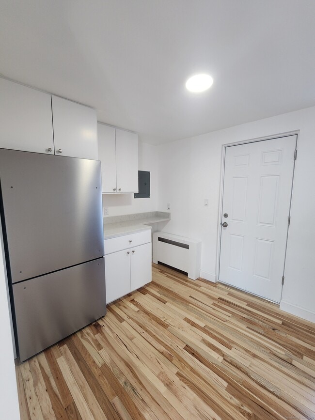 Photo - 930 Wethersfield Ave Unit APT 6