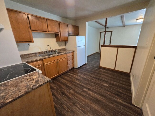 Photo - 2BD/1 BA Duplex