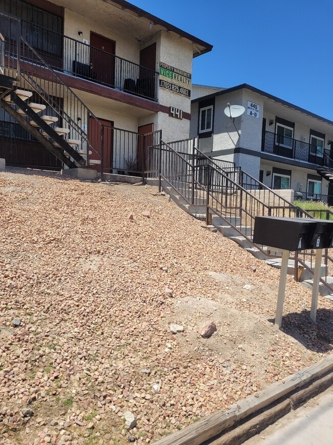 Photo - 441 N 14th St Apartments Unit B