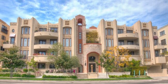 Building Exterior - 10305 Almayo Ave Unit 202