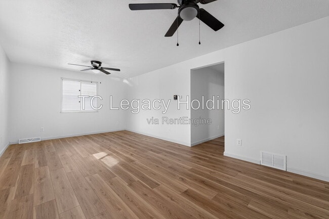 Photo - 729 Ridgeway Ave