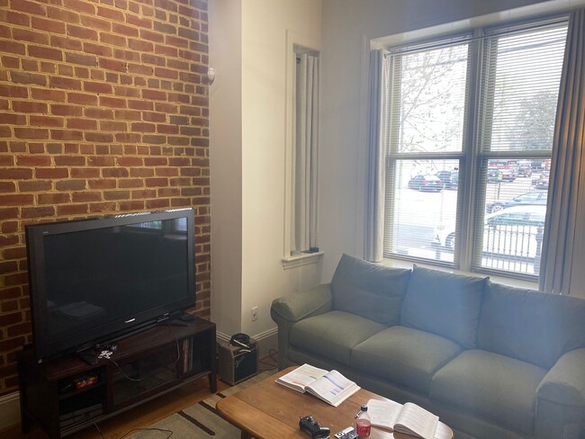 Photo - 1113 W Main St Unit Apt #A