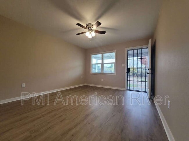 Photo - 3932 Jasmine St