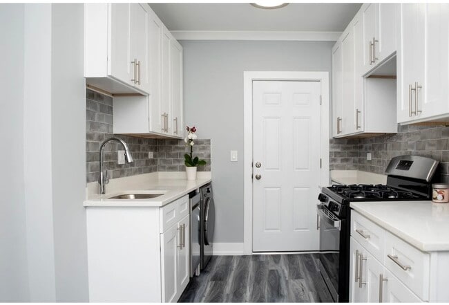 Photo - 3821 N Greenview Ave Unit 2W