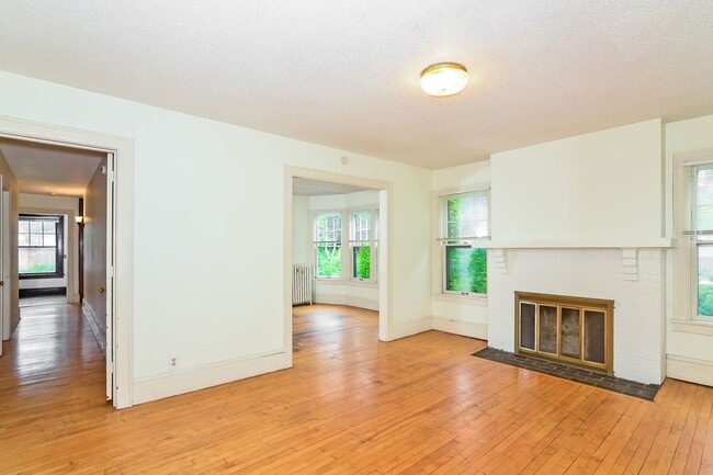 Photo - 509 6th St SE Unit 1