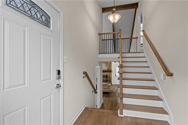 Photo - 2400 Salem Dr