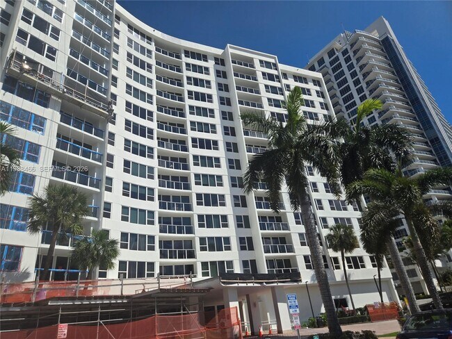 Building Photo - 3505 S Ocean Dr Unit 804