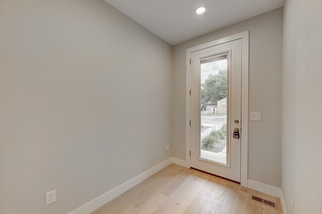 Photo - $3,750 - 4 Bed, 3.5 Bath Updated Townhome ...