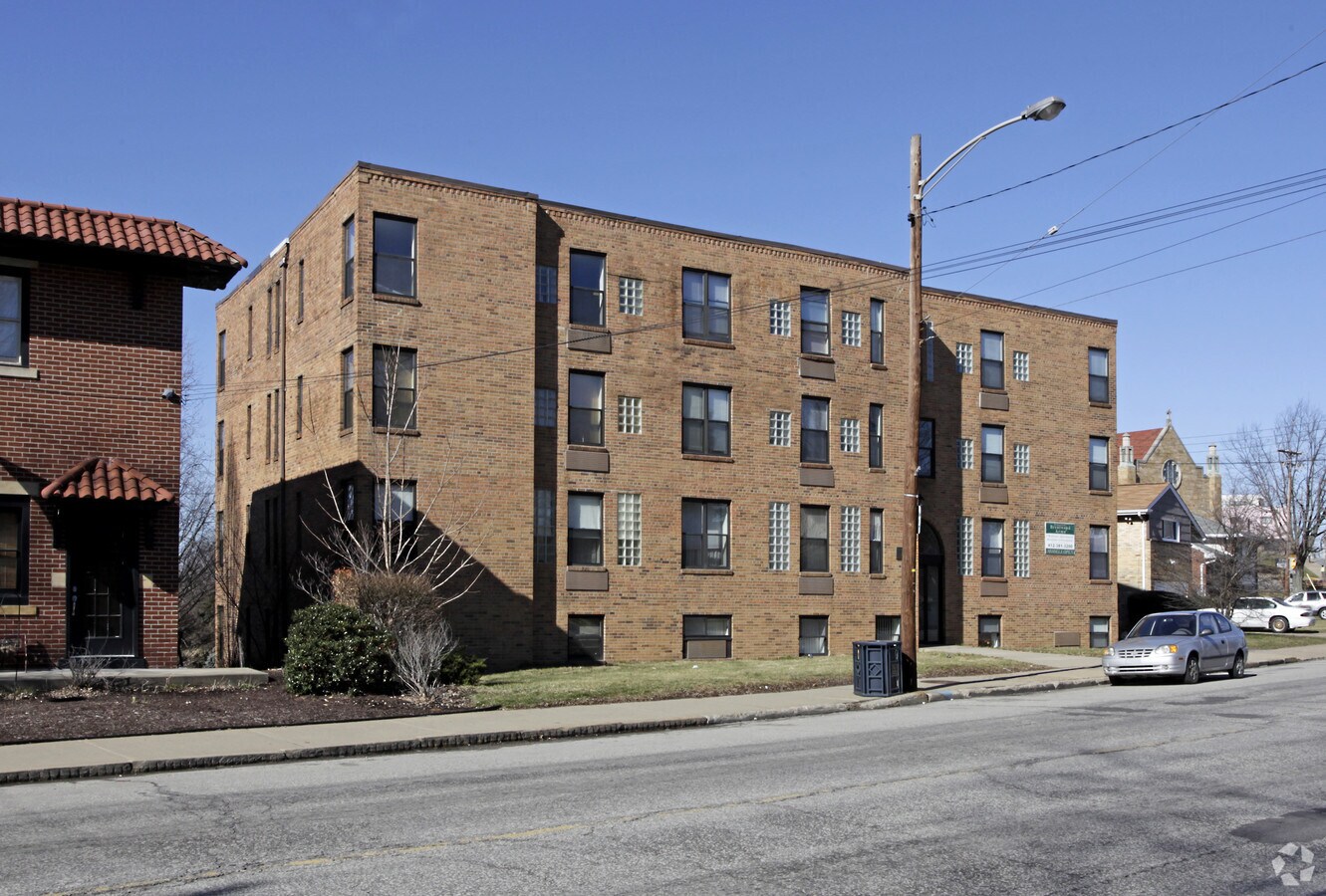 Photo - Brentwood Arms Apartments