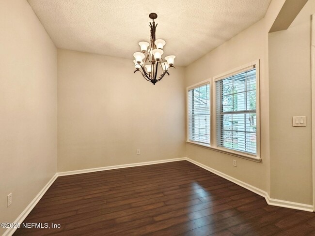 Photo - 6176 Casterbridge Rd