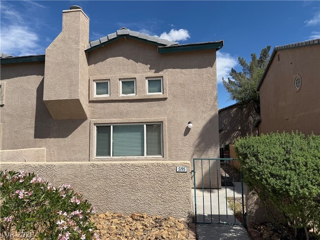 Building Photo - 5195 Souvenir Ln