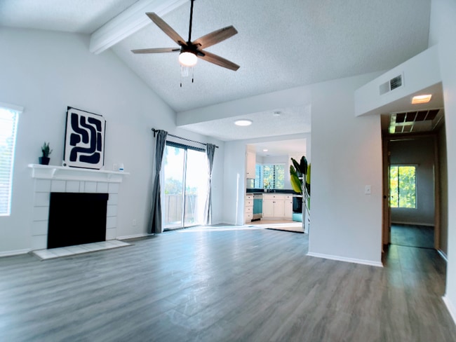 Photo - 22725 Lakeway Dr Unidad #390