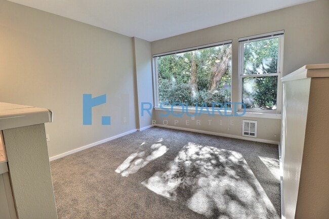 Photo - 3910 Whitman Ave N