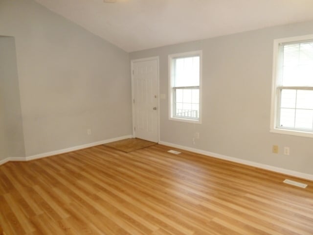 Photo - Great location! 4br house w/ parking, larg...