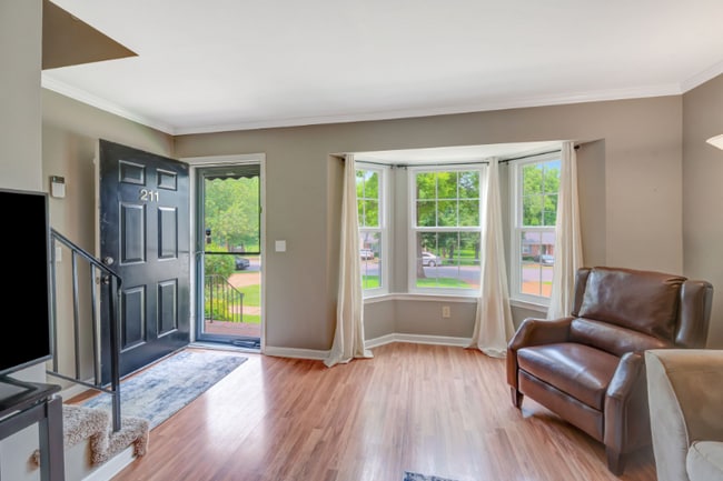 Photo - 211 Brattlesboro Pl