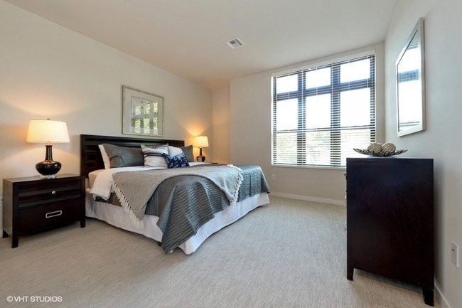 Harmonee Square Apartments