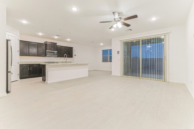 Photo - 4576 W Hannah St