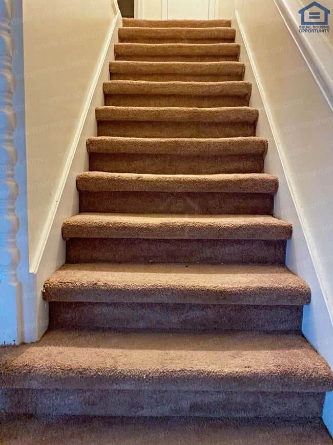 Photo - 328 Oriole Dr