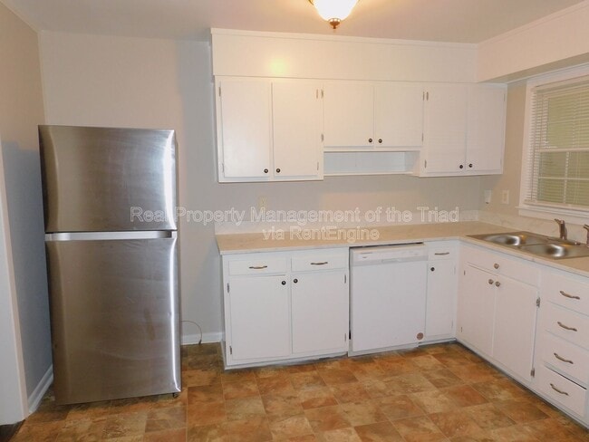 Photo - 3005 Stratford Dr