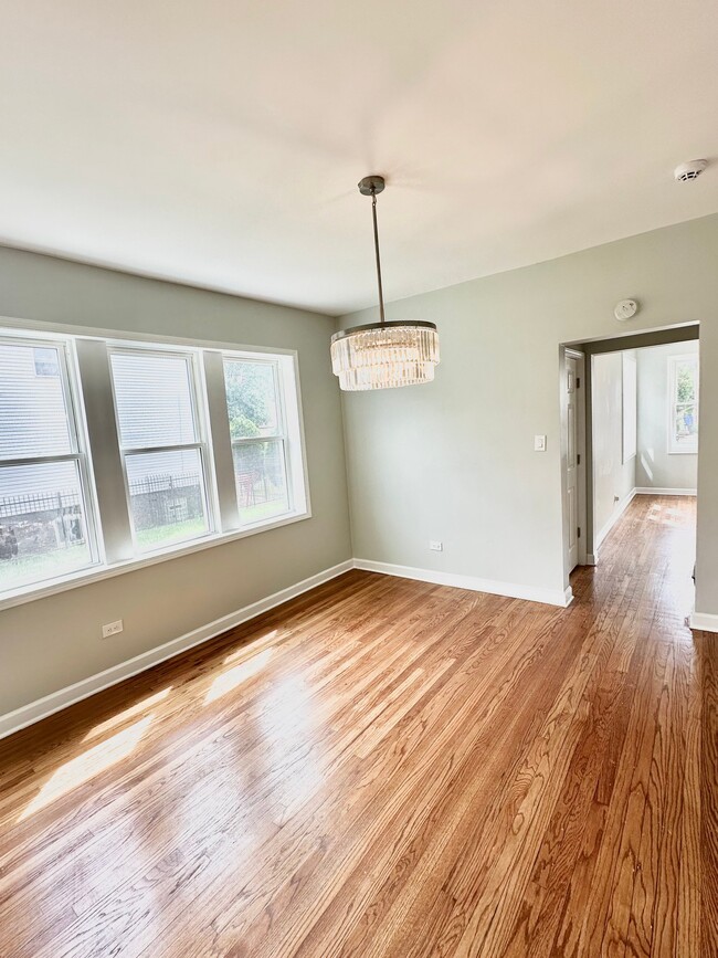 8837 S Wallace St Unit 2 - $600
