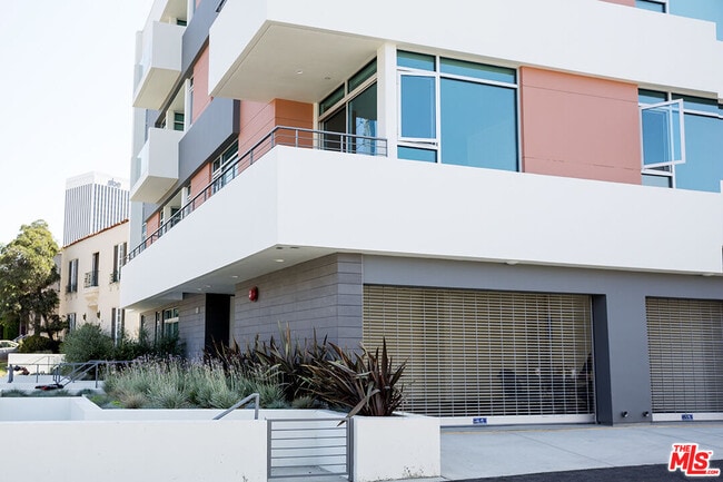 Building Photo - 938 Orange Grove Ave Unit 101