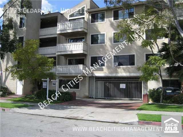 Building Photo - 1723 Cedar Ave Unit 211