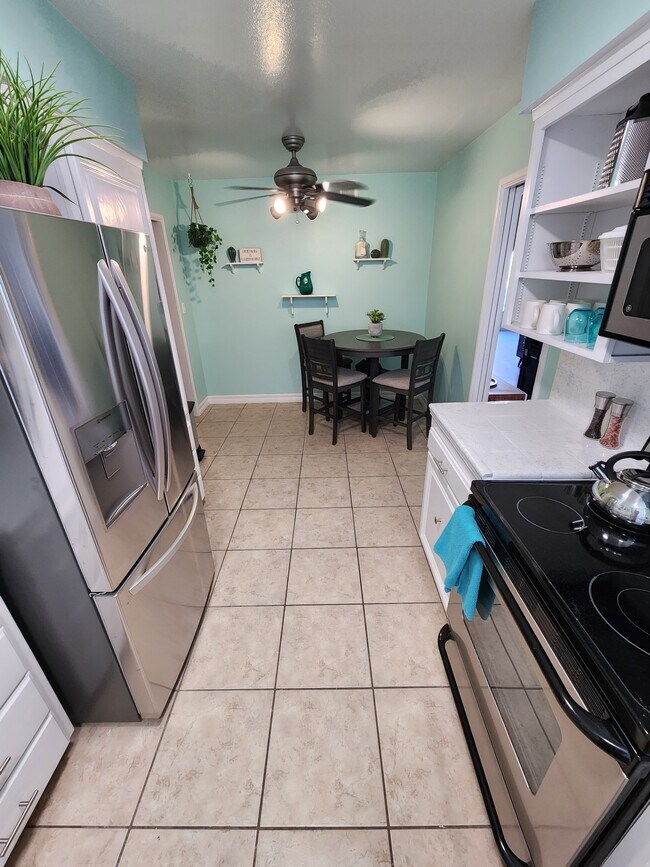 Photo - 5180 N Wishon Ave Unit 302 Furnished