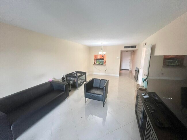 Photo - 9430 Tangerine Pl Unit 202