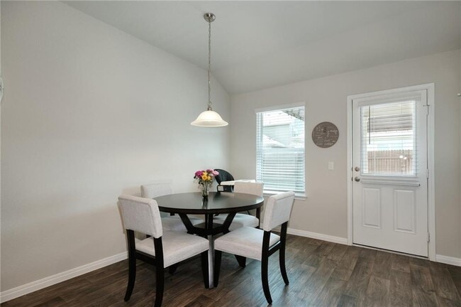 Photo - 104 Dunlin Ln