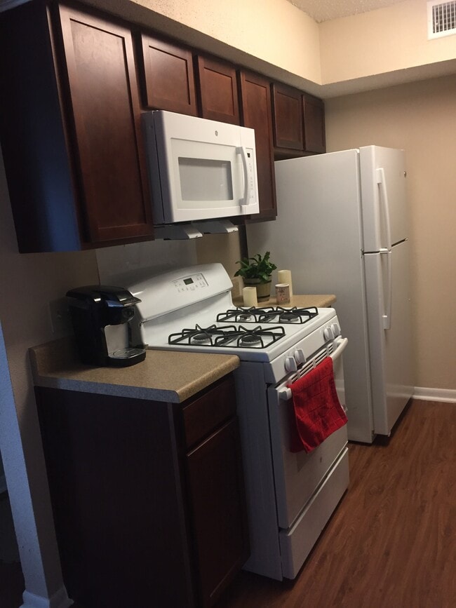 206 Royal Dr Unit 206