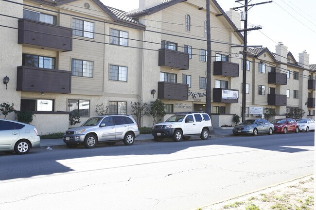 Photo - Fairmont Apartments