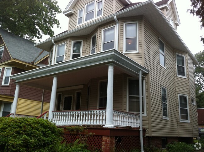 Building Photo - 4 Cottage St Rental