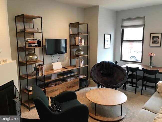 Building Photo - 1318 35th St NW Unit 1