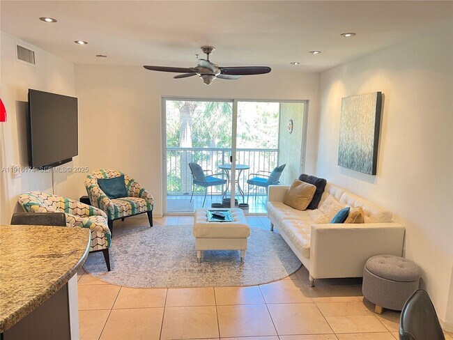 Building Photo - 460 S Park Rd Unit 6-303