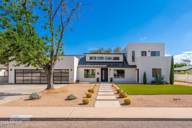 Building Photo - 4421 E Earll Dr