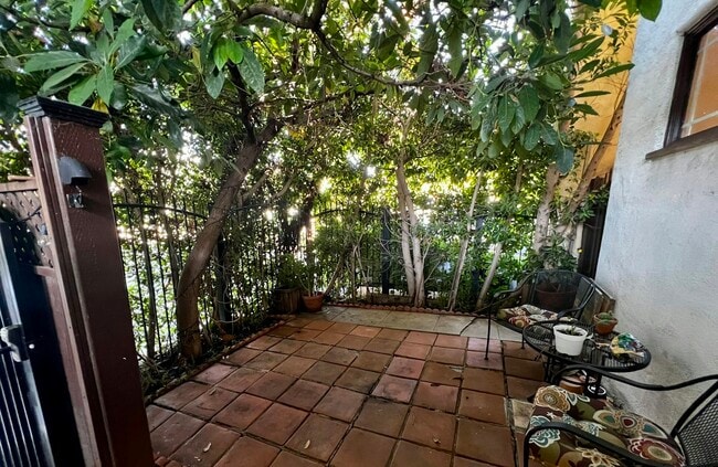 Photo - 934 N Ogden Dr