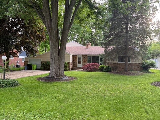 Building Photo - Awesome Property for an Awesome Price