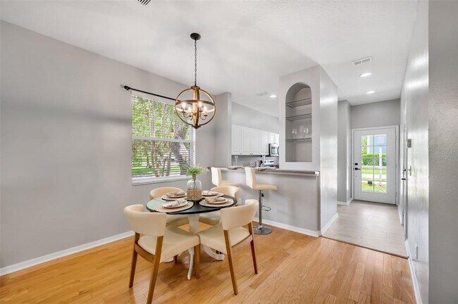 Photo - 2101 W De Leon St