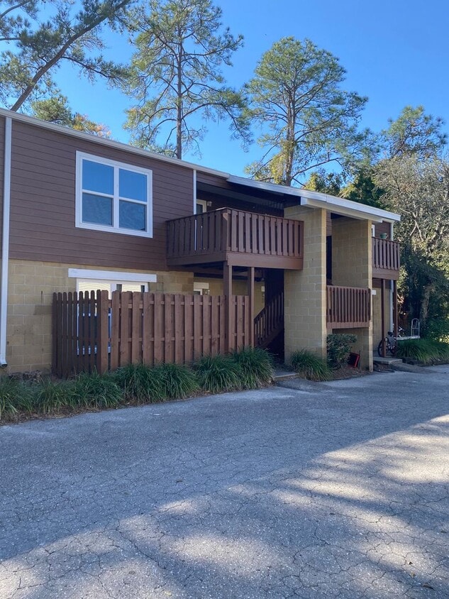 2 Bed 1.5 Bath Condo - 2 Bed 1.5 Bath Condo