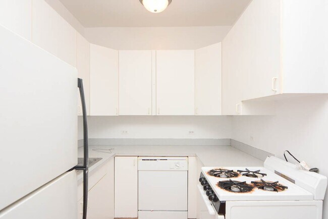 Photo - 819 W Waveland Ave Unidad 80