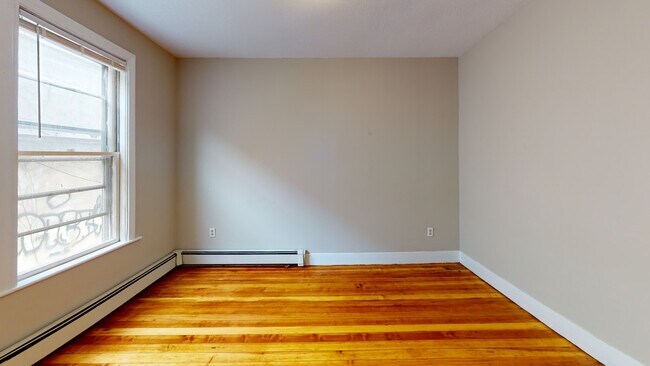 Photo - 280 McGrath Hwy