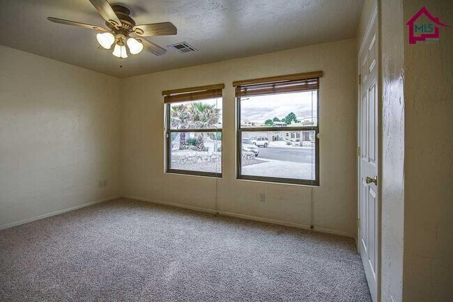 Photo - Great 3/2, Awesome Views, Spacious