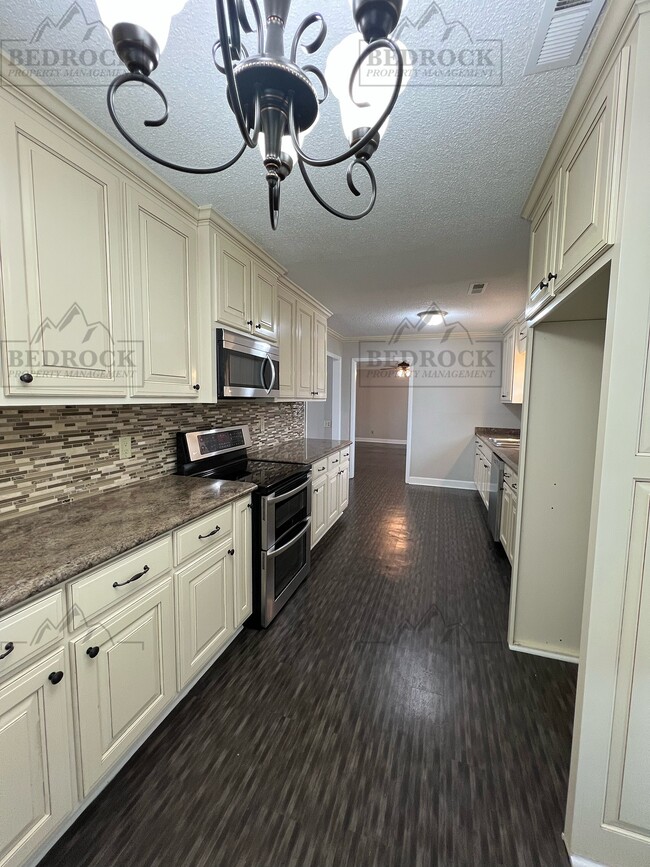 Photo - 1302 Stuart Ave SW