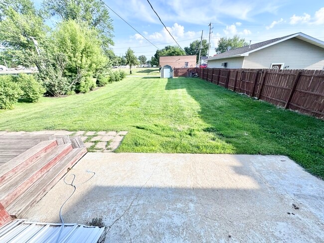 Photo - 406 Main St E
