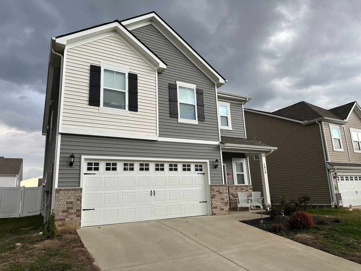 Photo - FOR LEASE- 4 BEDROOM HOME IN LEBANON!