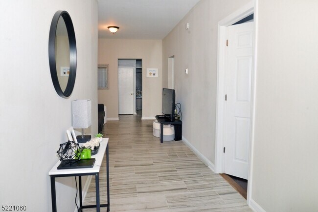 Photo - 24 Lawrence St