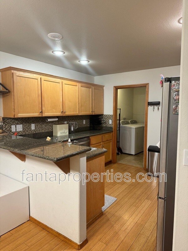 Photo - 320 Zillah Pl SE Casa